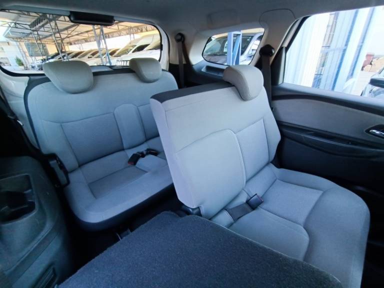 CHEVROLET - SPIN - 2015/2016 - Branca - R$ 59.900,00