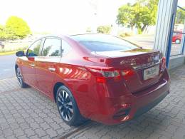 NISSAN - SENTRA - 2016/2017 - Vermelha - R$ 77.900,00