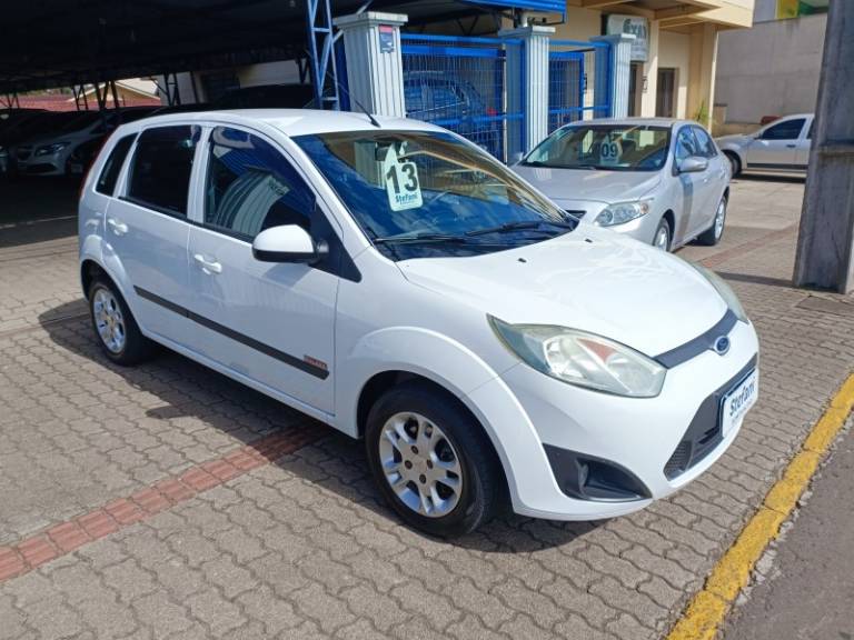 FORD - FIESTA - 2012/2013 - Branca - R$ 36.900,00