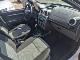 FORD - FIESTA - 2012/2013 - Branca - R$ 36.900,00