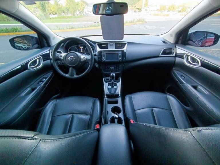 NISSAN - SENTRA - 2016/2017 - Vermelha - R$ 77.900,00