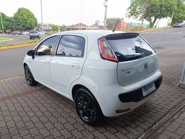 FIAT - PUNTO - 2015/2016 - Branca - R$ 49.900,00