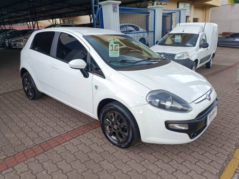 FIAT - PUNTO - 2015/2016 - Branca - R$ 49.900,00