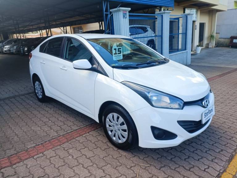 HYUNDAI - HB20S - 2014/2015 - Branca - R$ 56.900,00