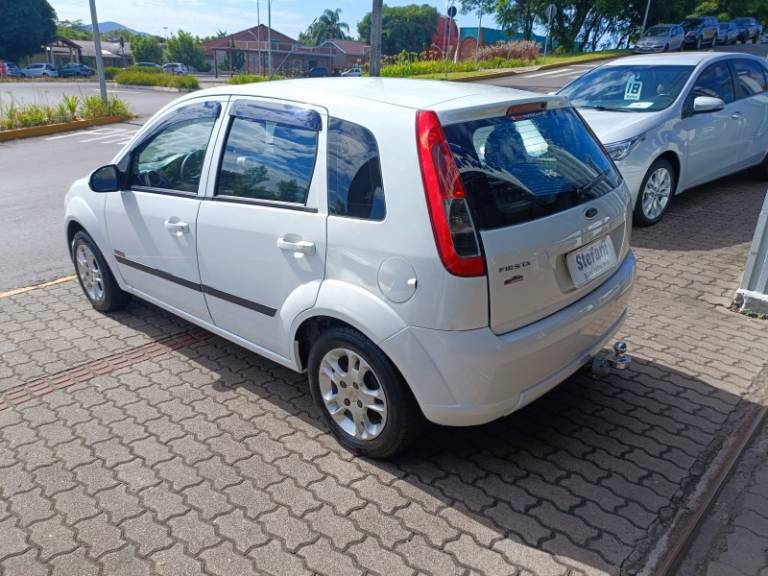 FORD - FIESTA - 2012/2013 - Branca - R$ 36.900,00