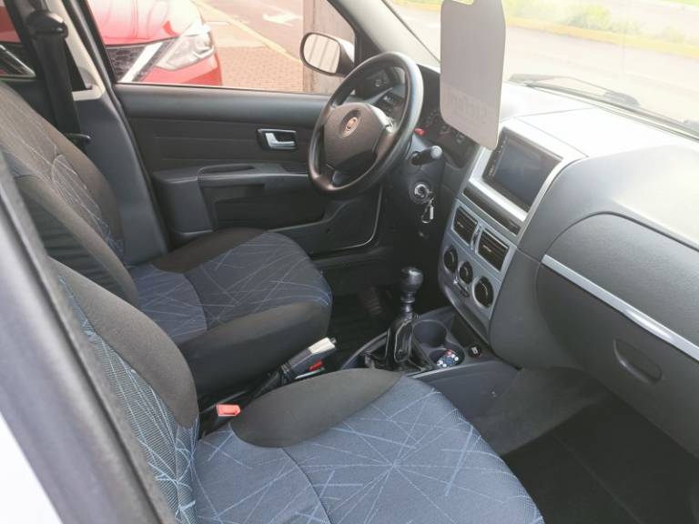 FIAT - PALIO - 2009/2010 - Prata - R$ 34.900,00