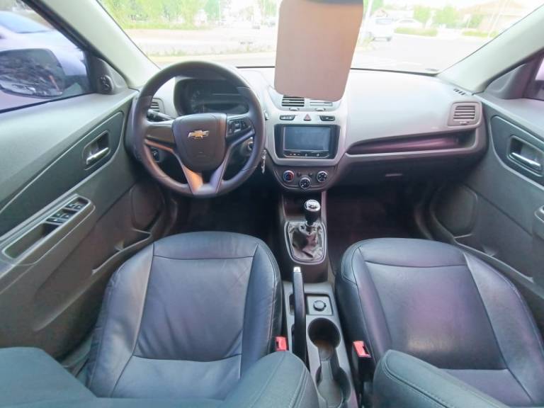 CHEVROLET - COBALT - 2014/2015 - Prata - R$ 48.900,00