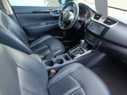 NISSAN - SENTRA - 2016/2017 - Vermelha - R$ 77.900,00