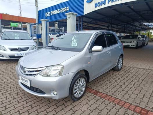 TOYOTA - ETIOS - 2012/2013 - Prata - R$ 43.900,00