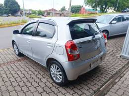 TOYOTA - ETIOS - 2012/2013 - Prata - R$ 43.900,00