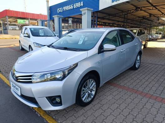 TOYOTA - COROLLA - 2014/2015 - Prata - R$ 88.900,00