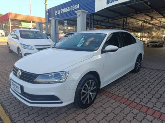 VOLKSWAGEN - JETTA - 2015/2016 - Branca - R$ 73.900,00