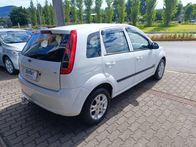 FORD - FIESTA - 2012/2013 - Branca - R$ 36.900,00