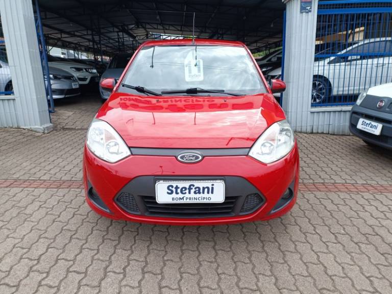 FORD - FIESTA - 2010/2011 - Vermelha - R$ 35.900,00