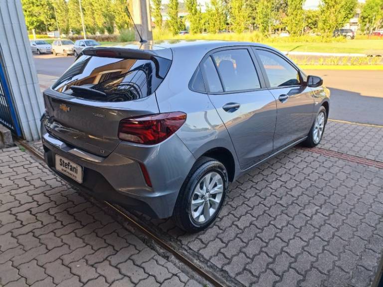 CHEVROLET - ONIX - 2020/2021 - Cinza - R$ 79.900,00