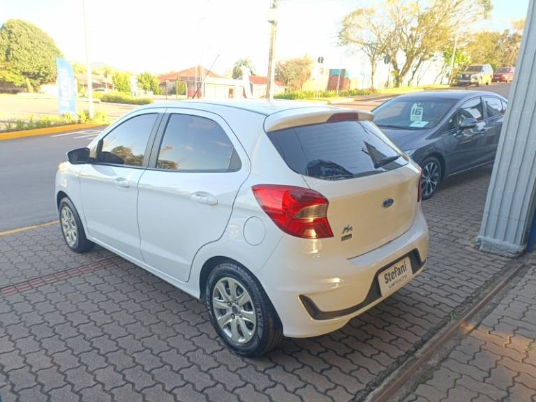 FORD - KA - 2020/2021 - Branca - R$ 58.900,00