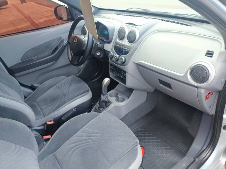 CHEVROLET - AGILE - 2012/2012 - Prata - R$ 39.900,00